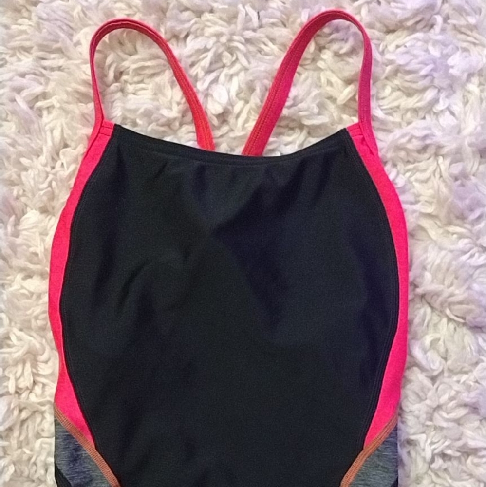 🌸 Speedo One Piece Swimsuit 32/6